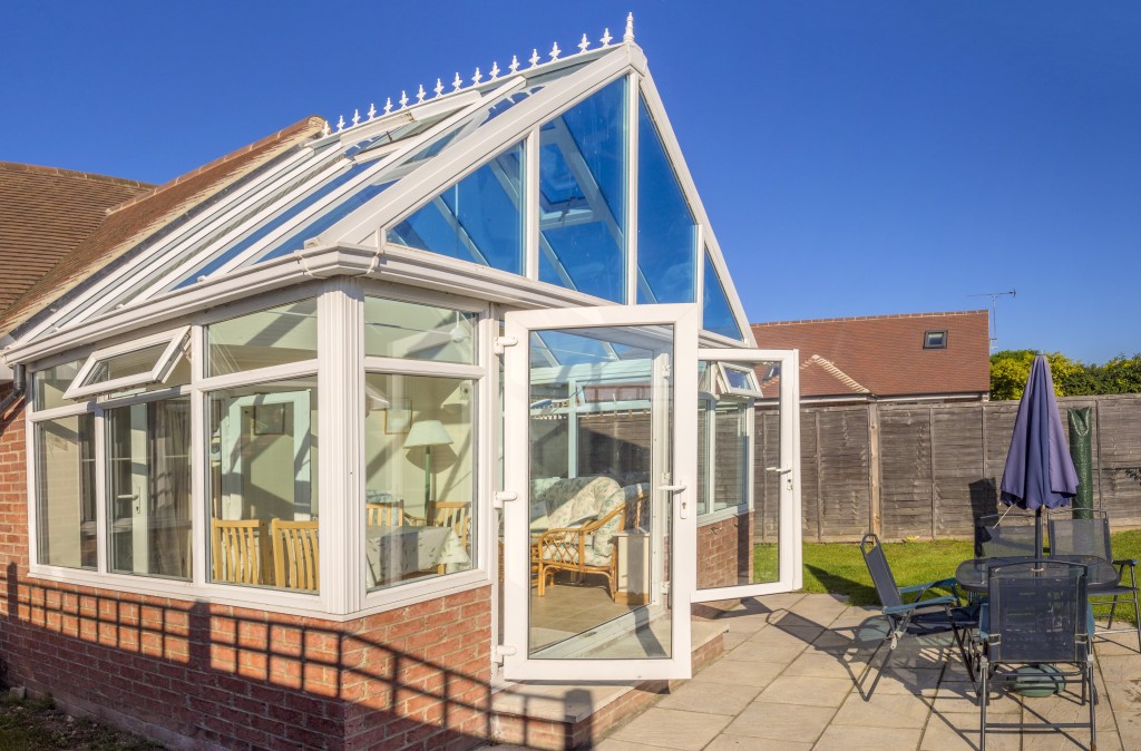 Conservatory room at the backyard