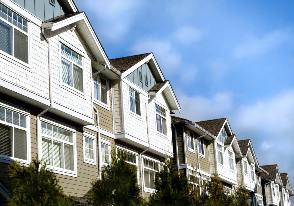 row of townhouses