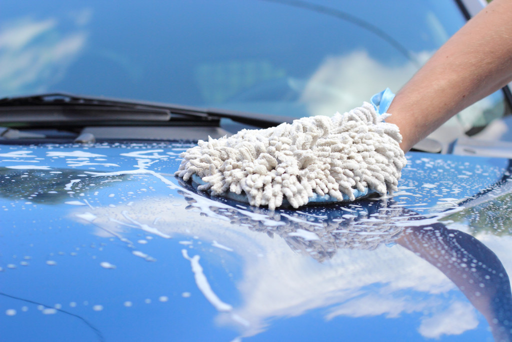 Washing car