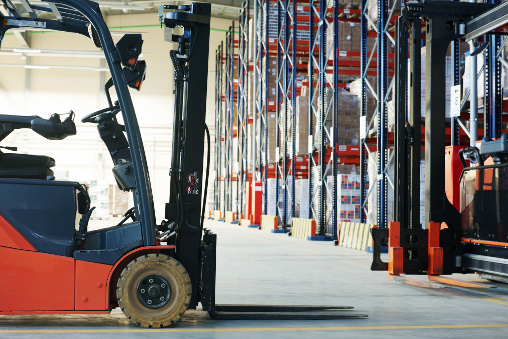 warehouse electric forklift