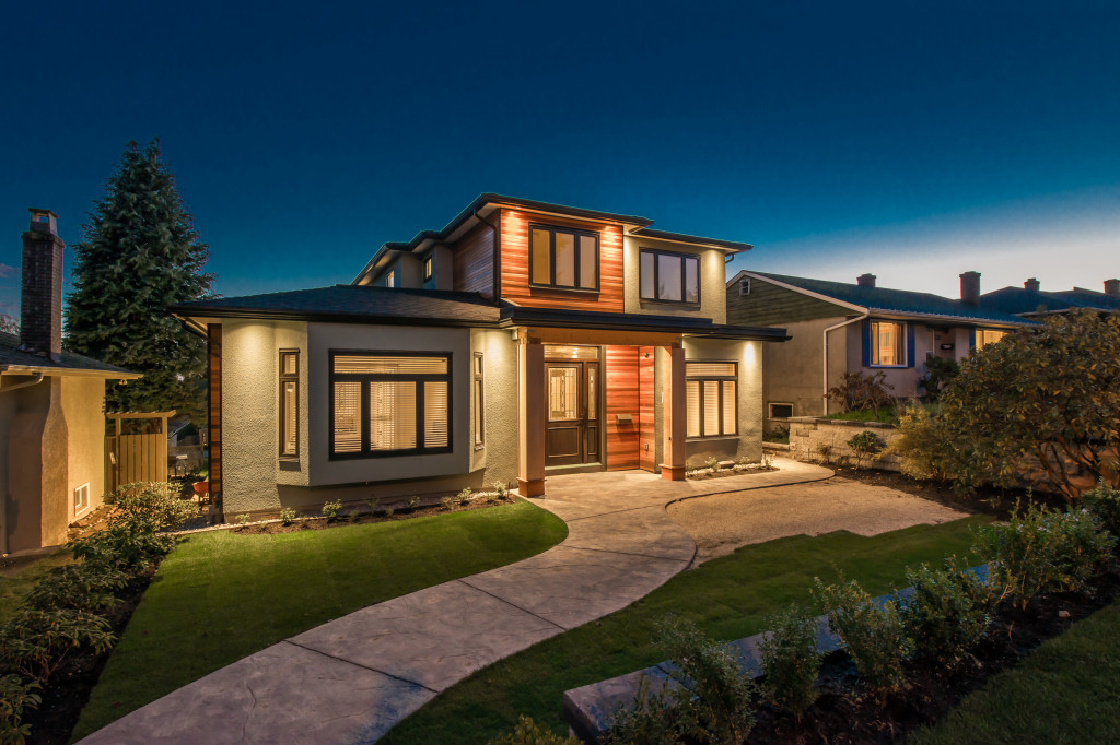 modern, luxurious house at dusk