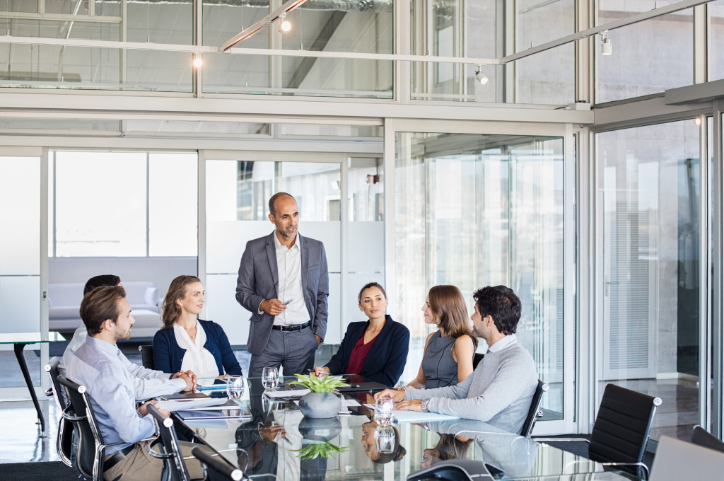 boss discussing with his team